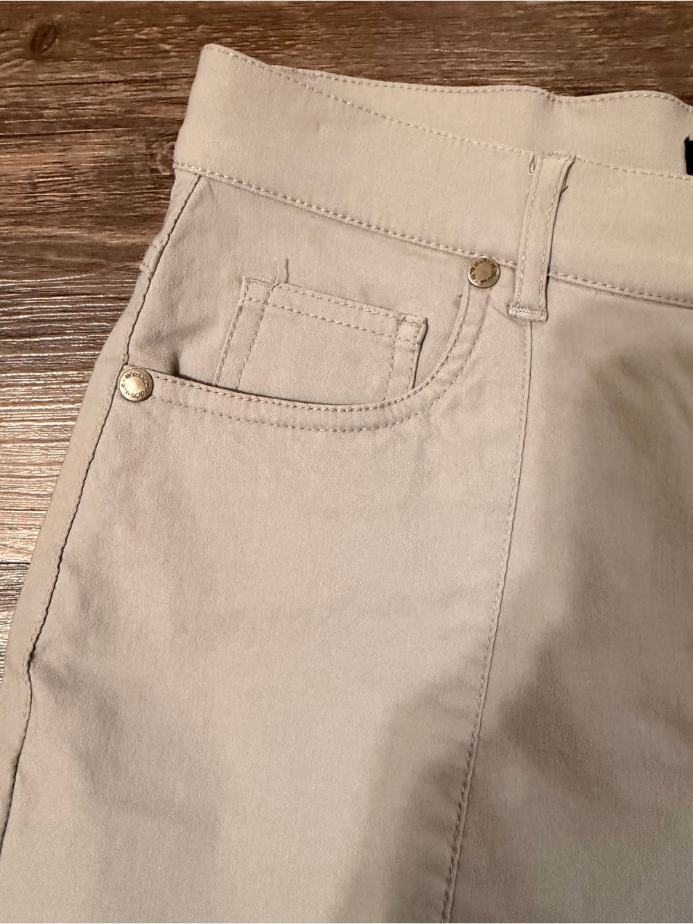 UR Rebel Gray/Beige Cropped Pants for Women - Picture 3 of 6
